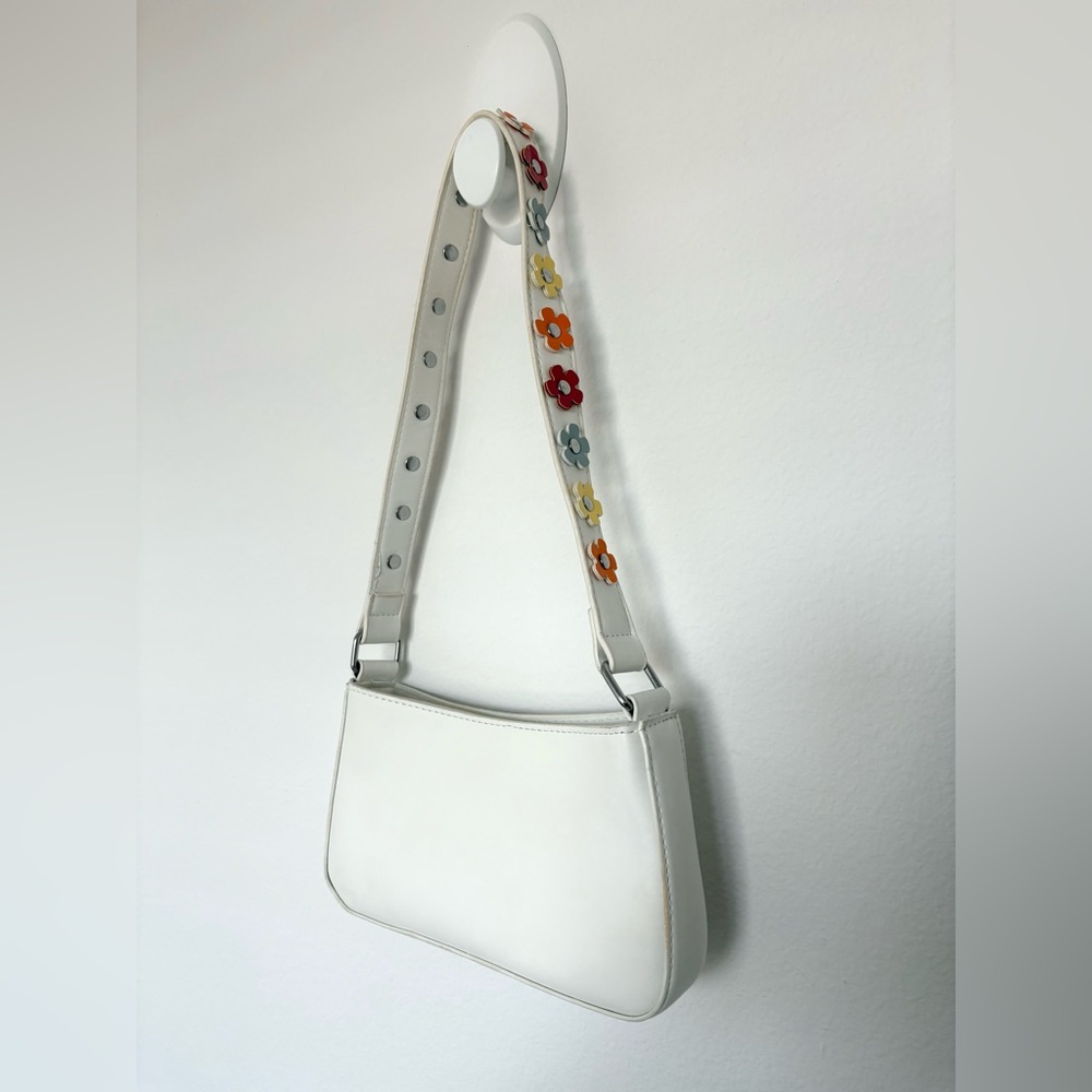 Floral Strap White Shoulder Bag - Picture 2 of 6